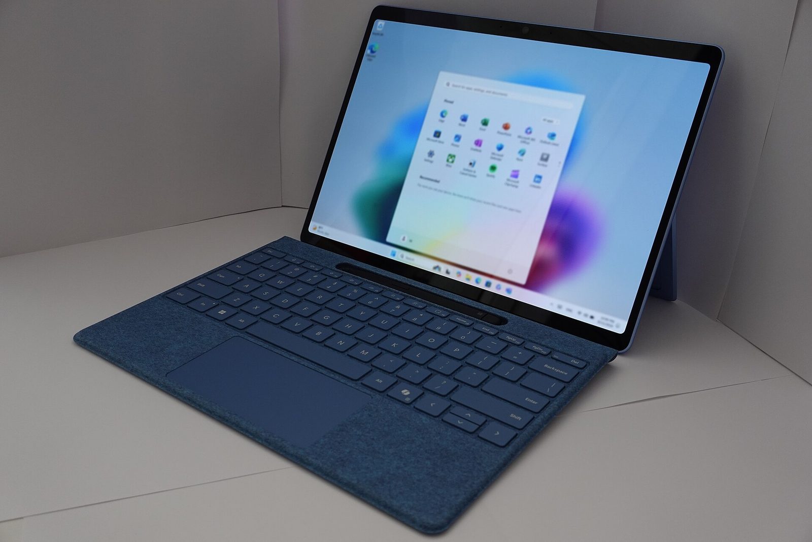 Windows가 실행 중인 노트북 컴퓨터